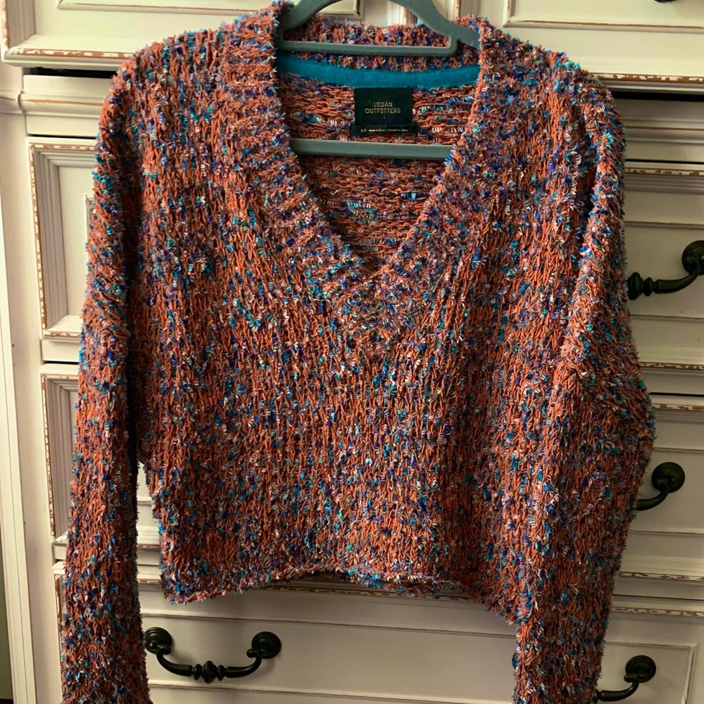 v-neck cropped sweater